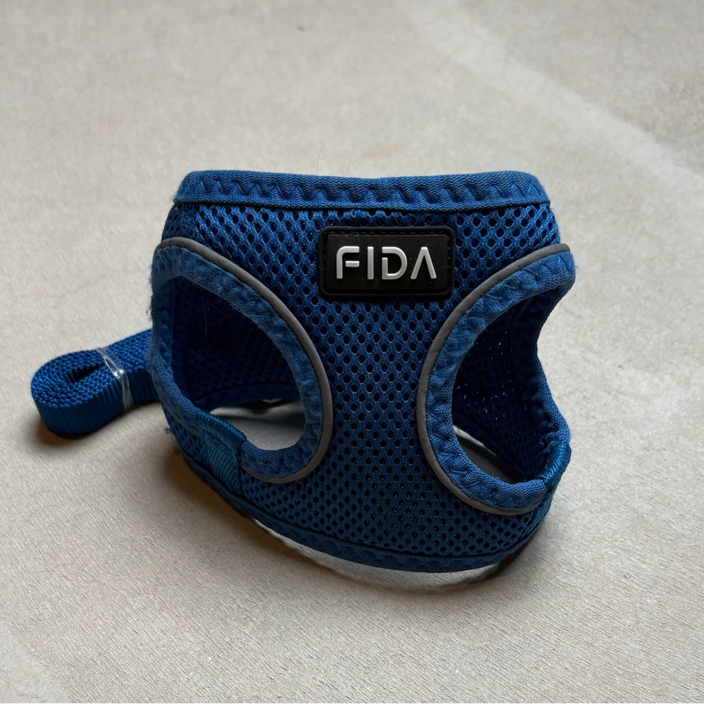 Fida Blue Dog or Cat Harness with Leash
XXXS - Picture 8 of 10